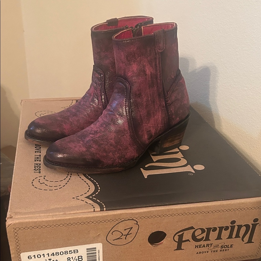 Ferrini Women's Distressed  Ankle Booties 100% leather